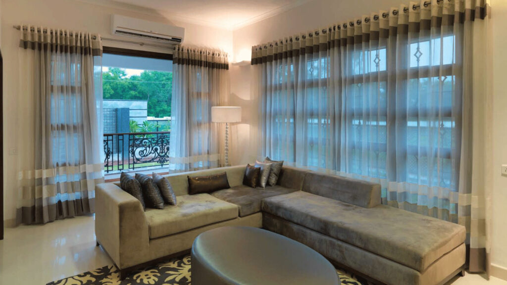 prestige royal woods_hitech city road_04